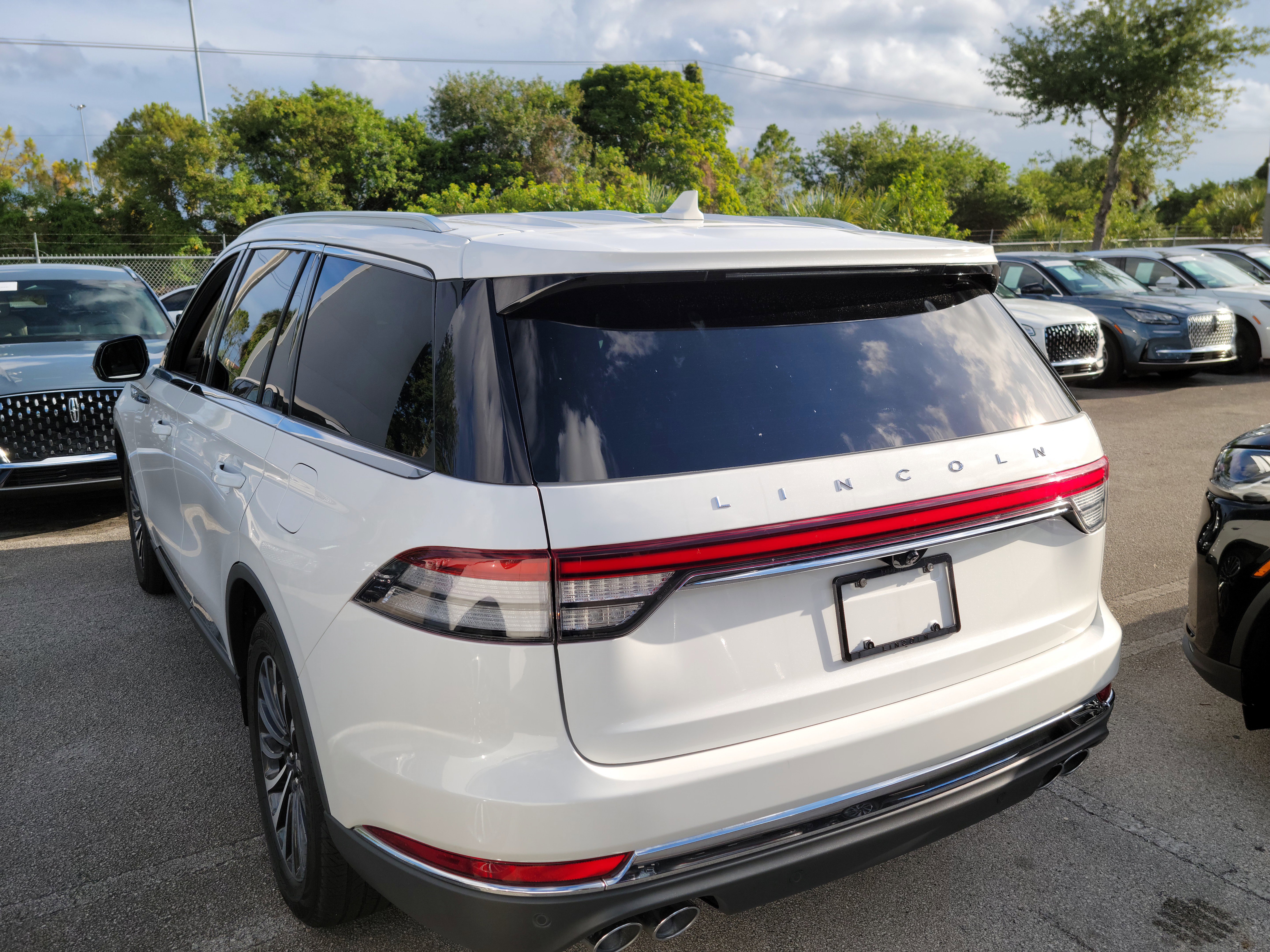 Certified 2022 Lincoln Aviator Reserve w/ Elements Package Plus RWD image 4
