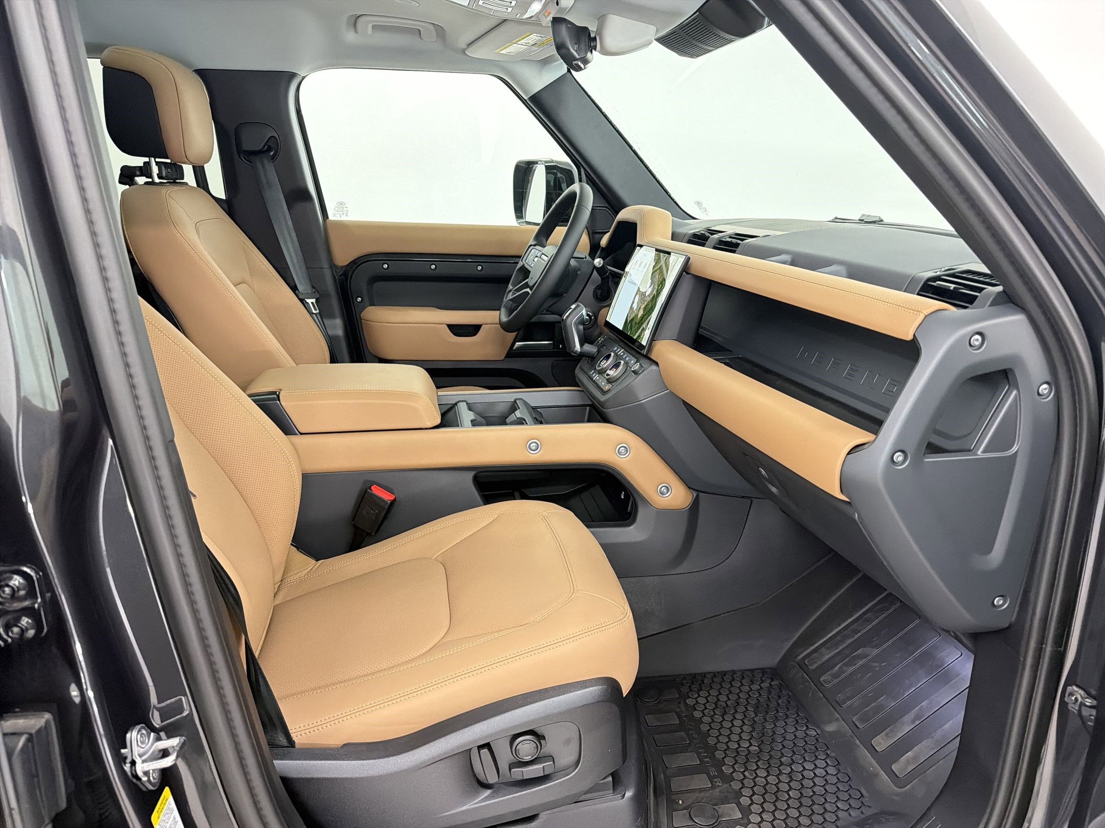 New 2026 Land Rover Defender 110 X-Dynamic SE image 25