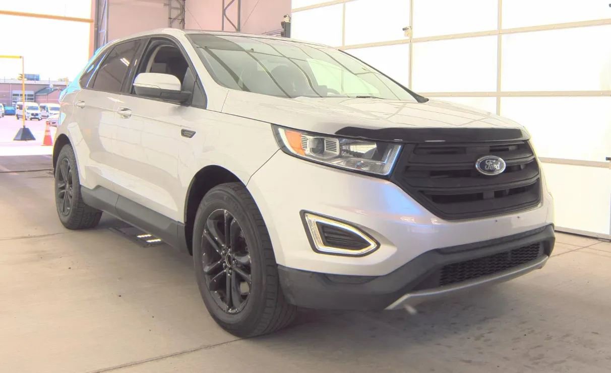 Used 2015 Ford Edge SEL w/ Equipment Group 201A AWD/4WD image 2