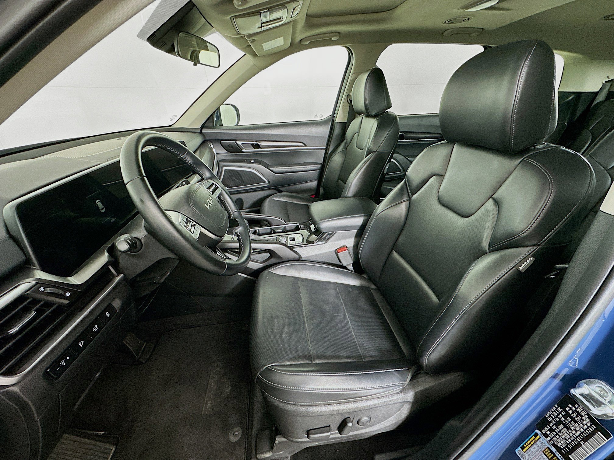 Used 2025 Kia Telluride S image 13