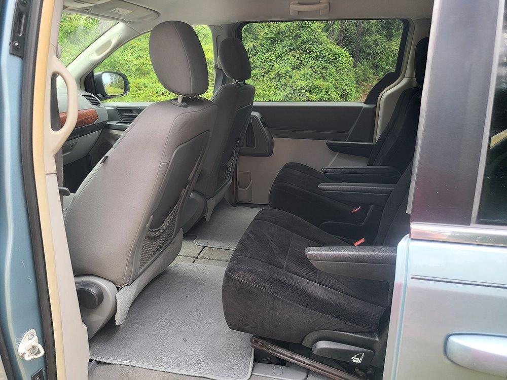 Used 2009 Chrysler Town & Country LX w/ Entertainment Group #1 image 16