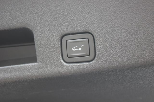 Used 2025 Chevrolet Traverse RS AWD/4WD image 29