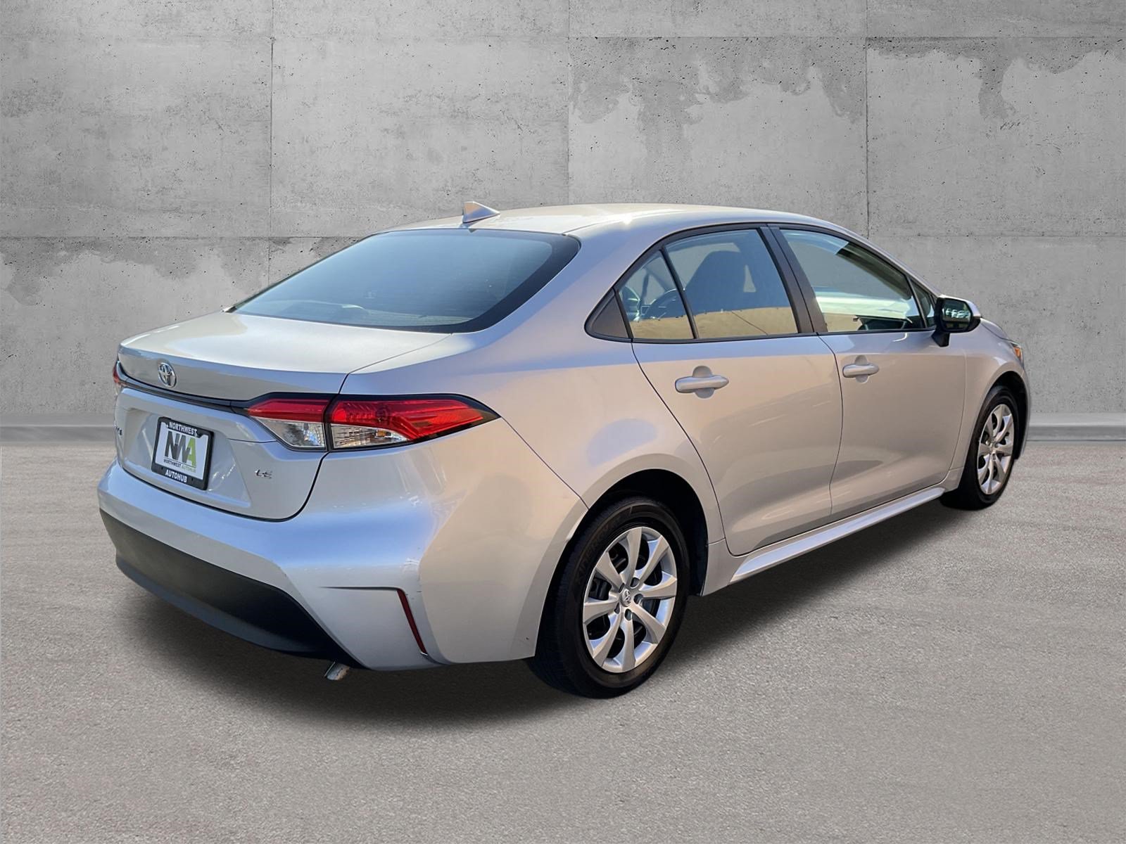 Used 2025 Toyota Corolla LE FWD image 3