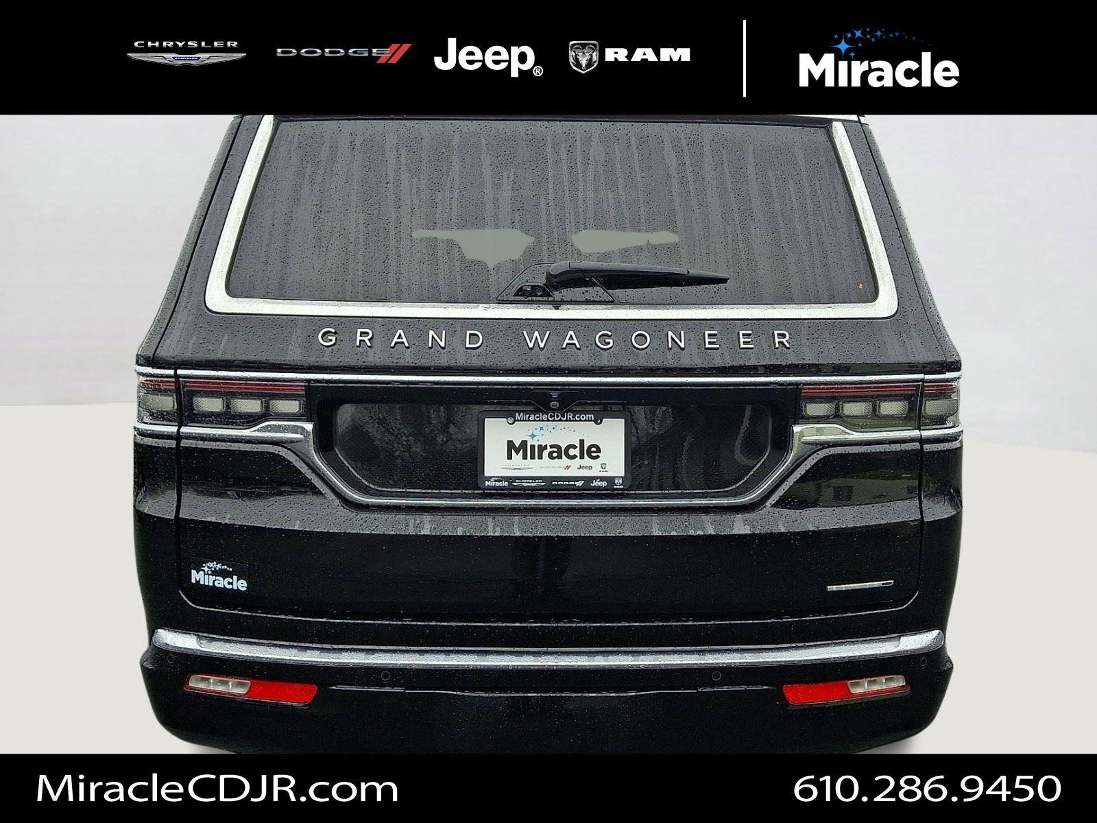 Certified 2024 Jeep Grand Wagoneer Series III w/ HD Trailer Tow Package AWD/4WD image 6