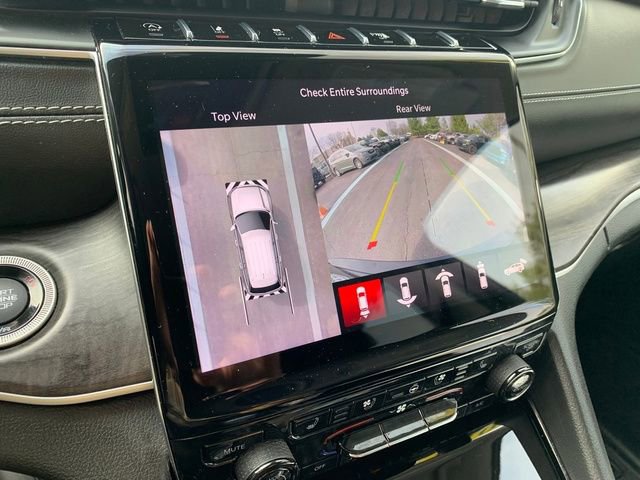 Used 2023 Jeep Grand Cherokee Limited w/ Luxury Tech Group II image 26