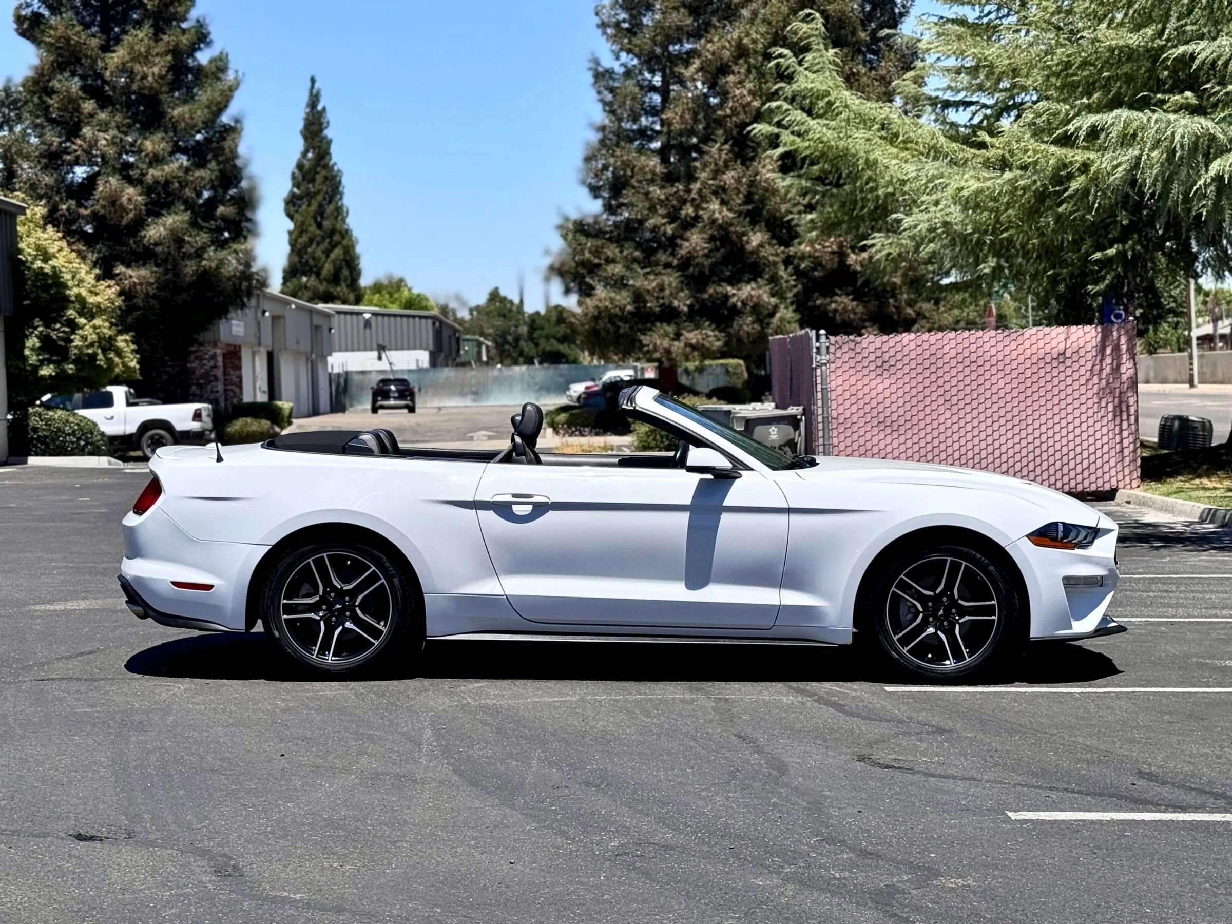 Used 2020 Ford Mustang Premium image 5