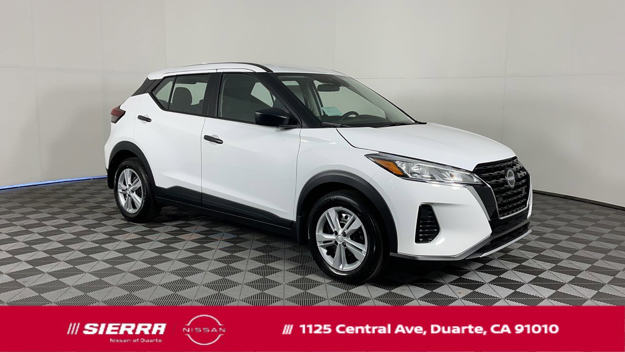 New 2025 Nissan Kicks Play S