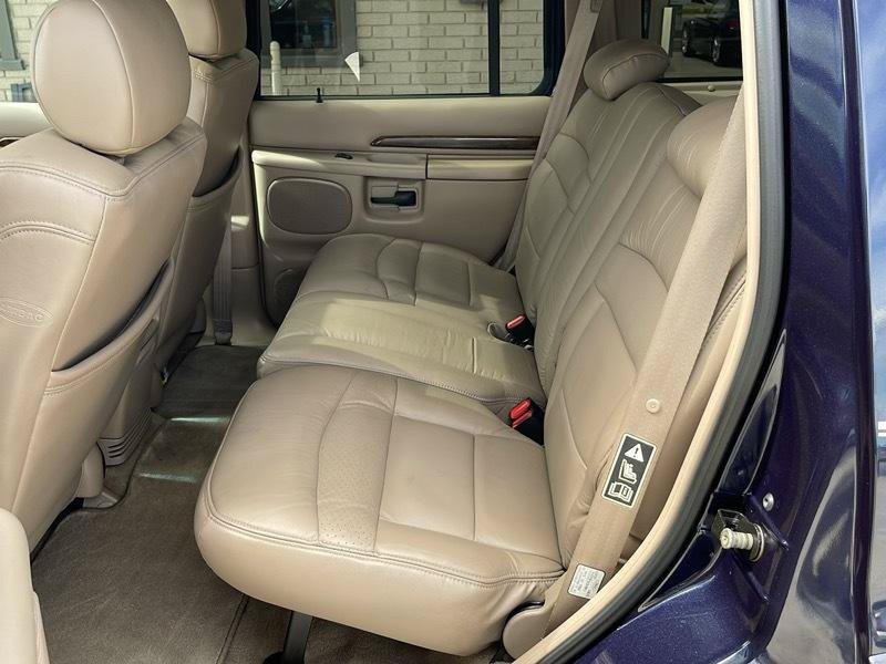 Used 2000 Ford Explorer Limited AWD/4WD image 38