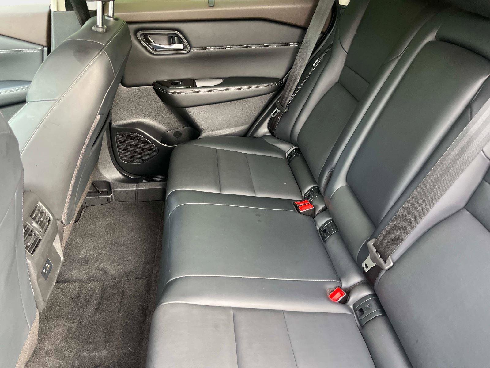 Used 2023 Nissan Rogue SV w/ SV Premium B Package image 13