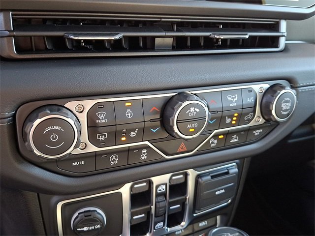 New 2025 Jeep Gladiator Mojave image 17