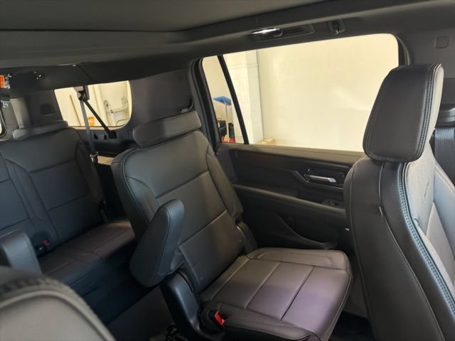 Used 2026 GMC Yukon XL Denali w/ Sun & Power Step Package AWD/4WD image 48