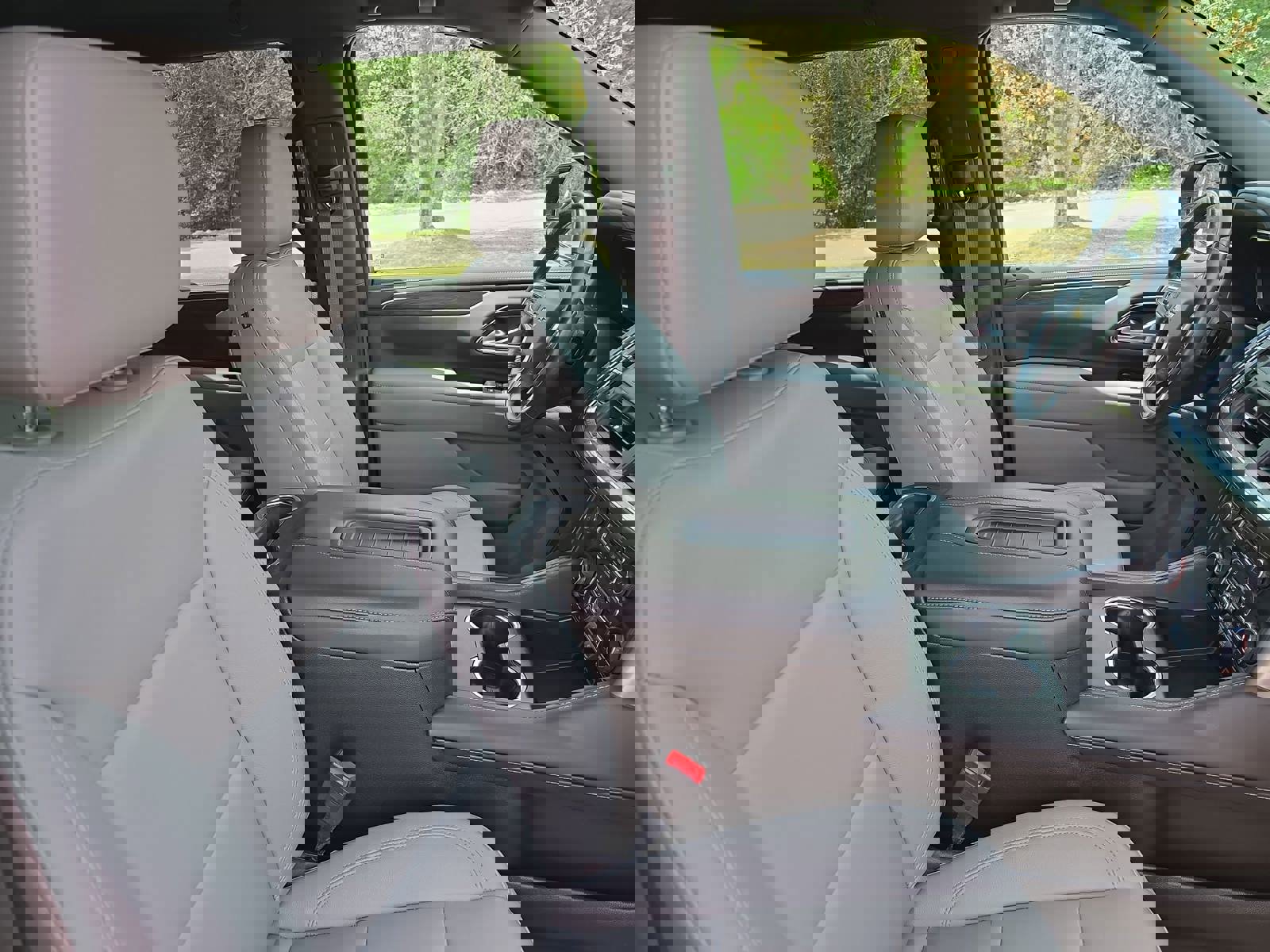 Used 2022 Chevrolet Suburban LT w/ Luxury Package image 10