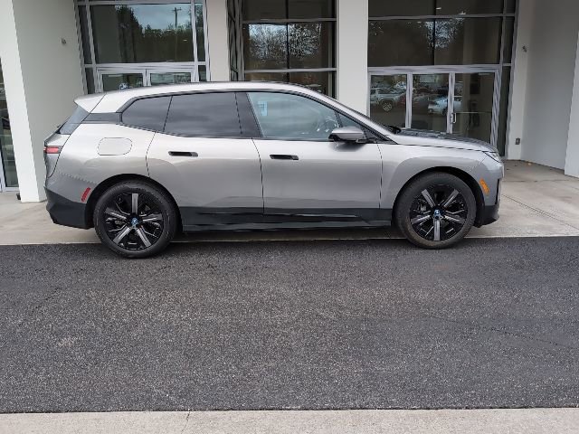 Used 2024 BMW iX xDrive50 w/ Premium Package image 2