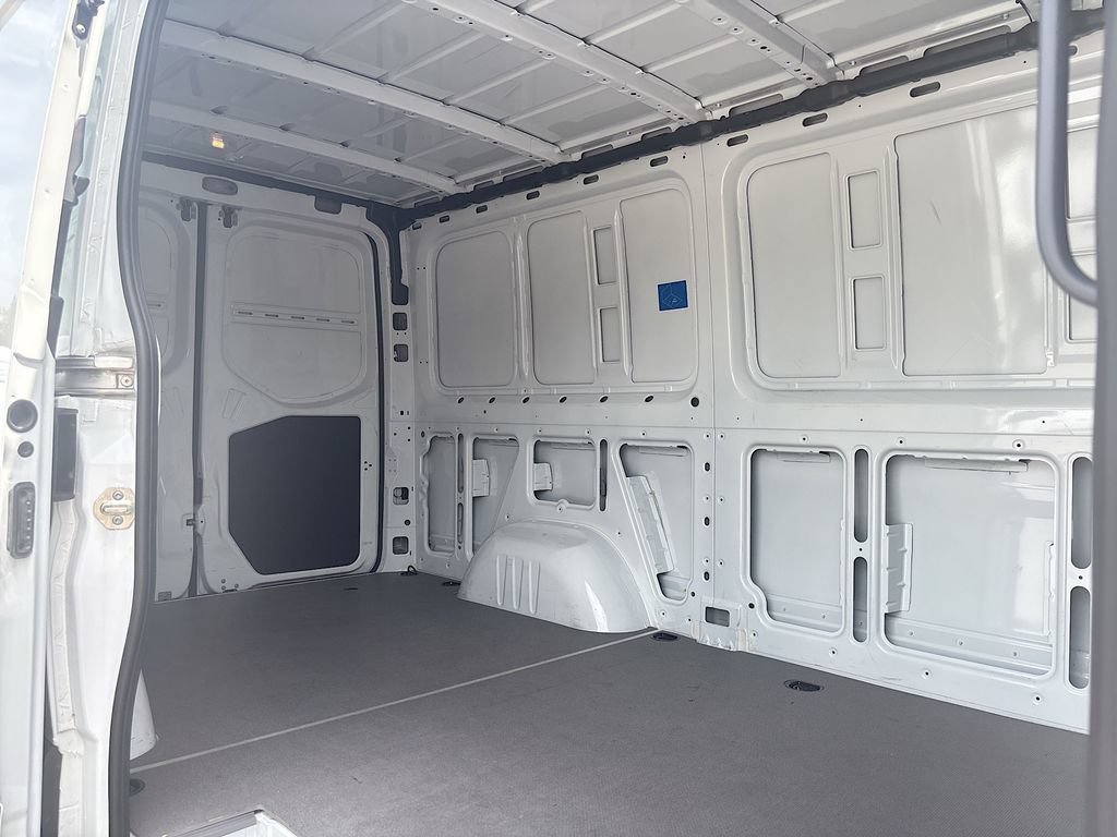 Used 2023 Mercedes-Benz Sprinter 2500 image 16