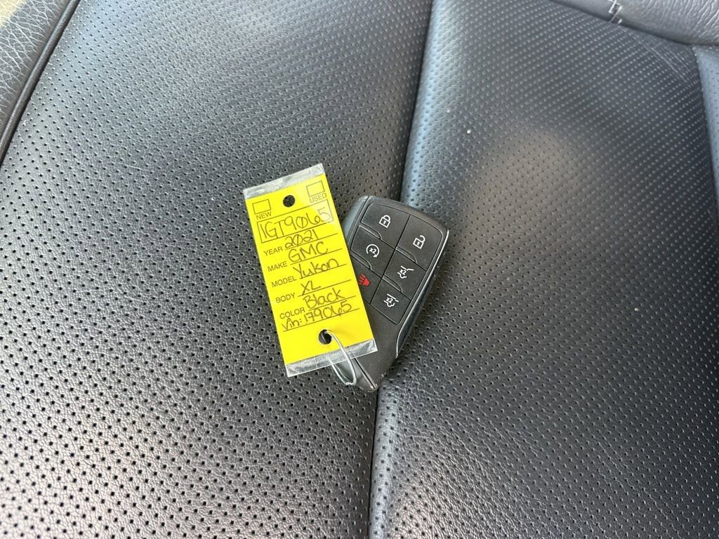 Used 2021 GMC Yukon XL Denali w/ Denali Ultimate Package image 38