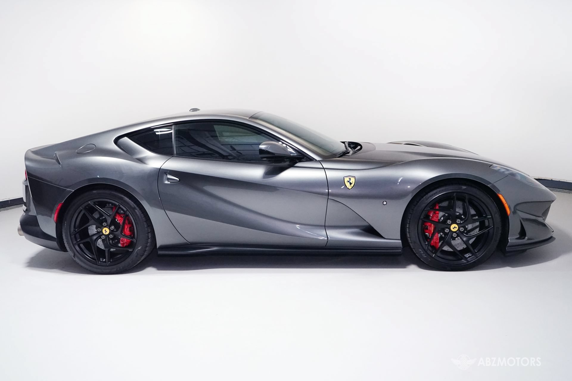Used 2019 Ferrari 812 Superfast RWD image 4