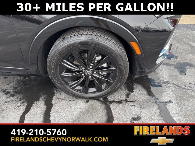 Certified 2024 Buick Envista Sport Touring image 19