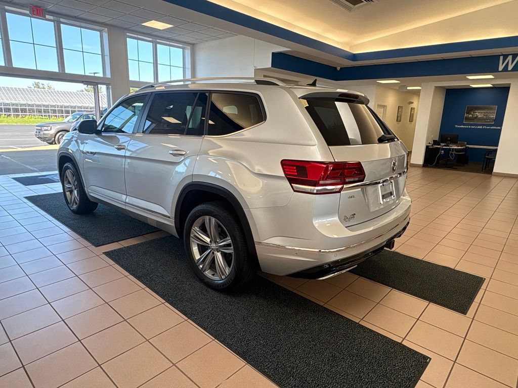 Used 2018 Volkswagen Atlas SEL w/ R-Line Package AWD/4WD image 3