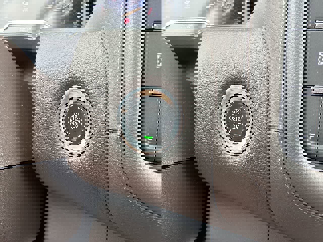 Used 2024 GMC Yukon XL Denali image 16