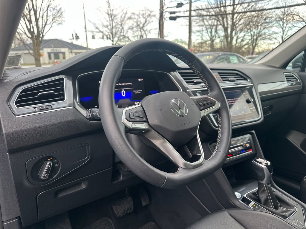 Used 2022 Volkswagen Tiguan SE image 6