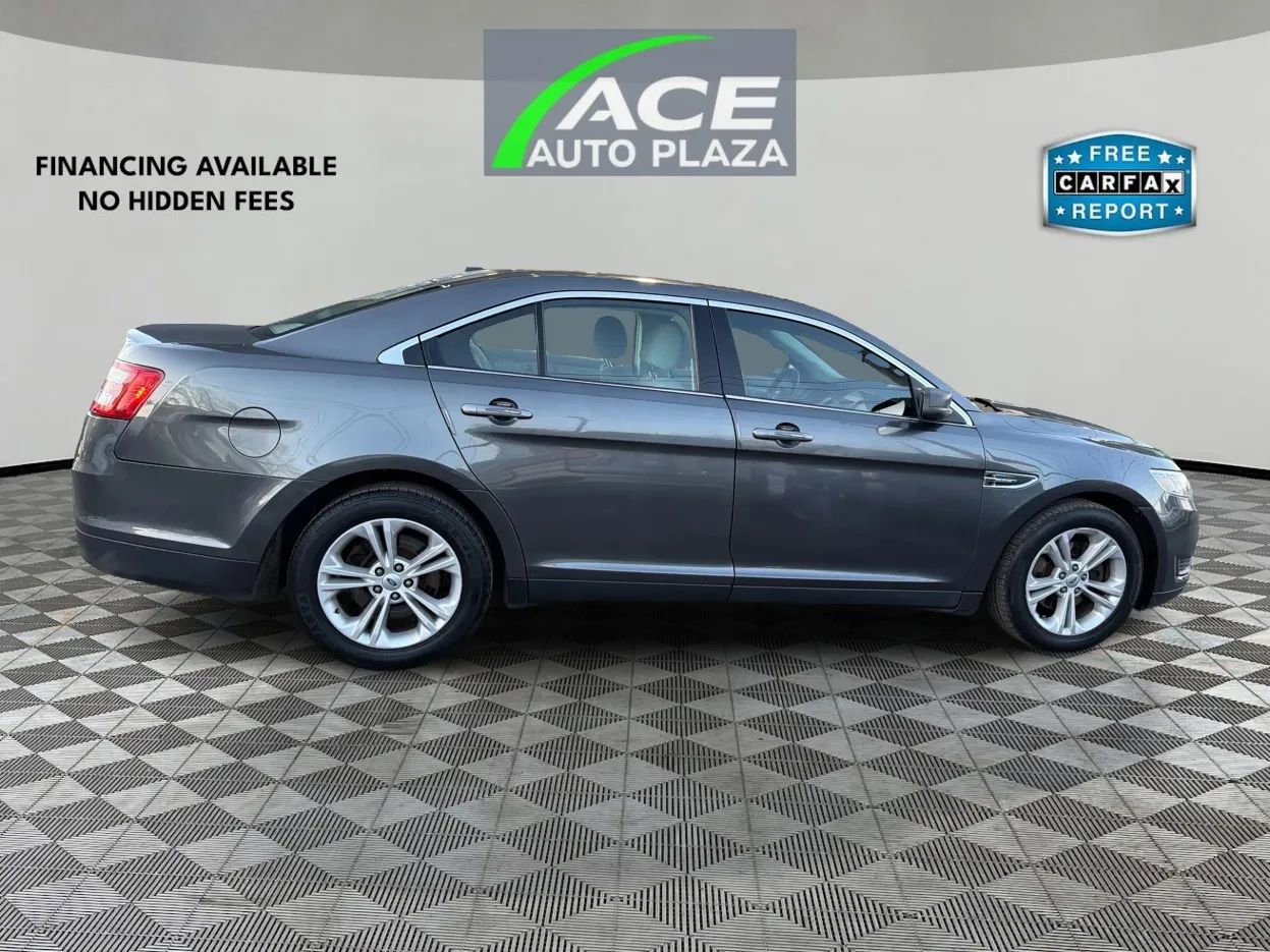 Used 2018 Ford Taurus SE image 4