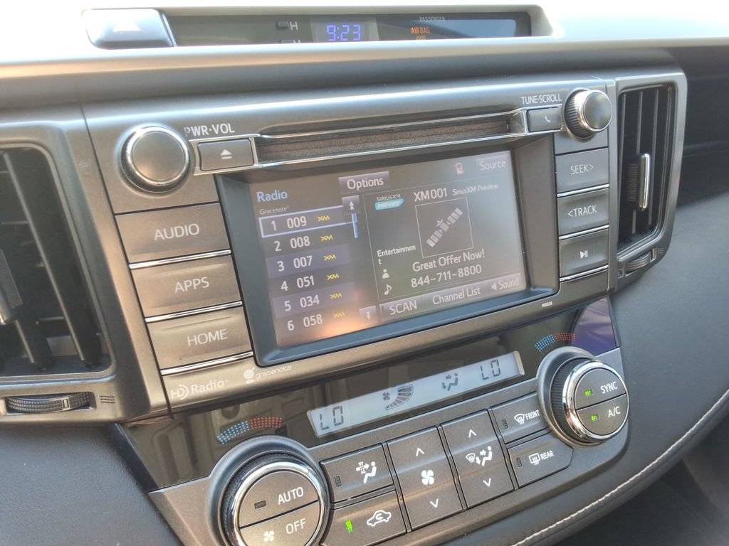 Used 2015 Toyota RAV4 XLE w/ Preferred Accessory Package FWD image 31