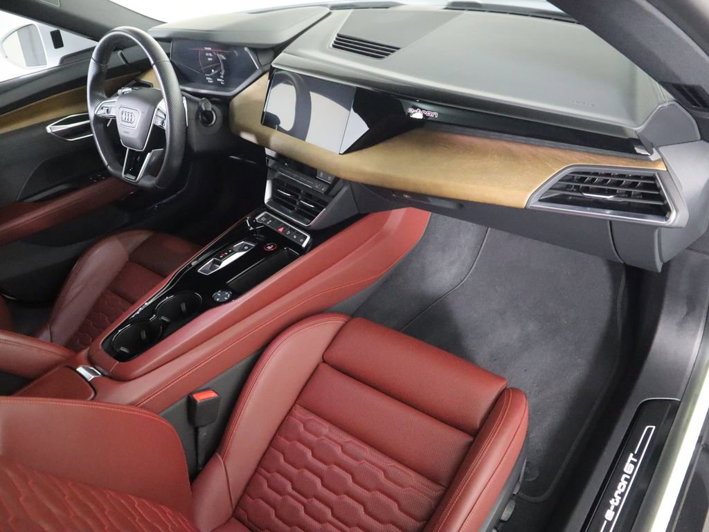 Certified 2023 Audi e-tron GT Prestige image 18