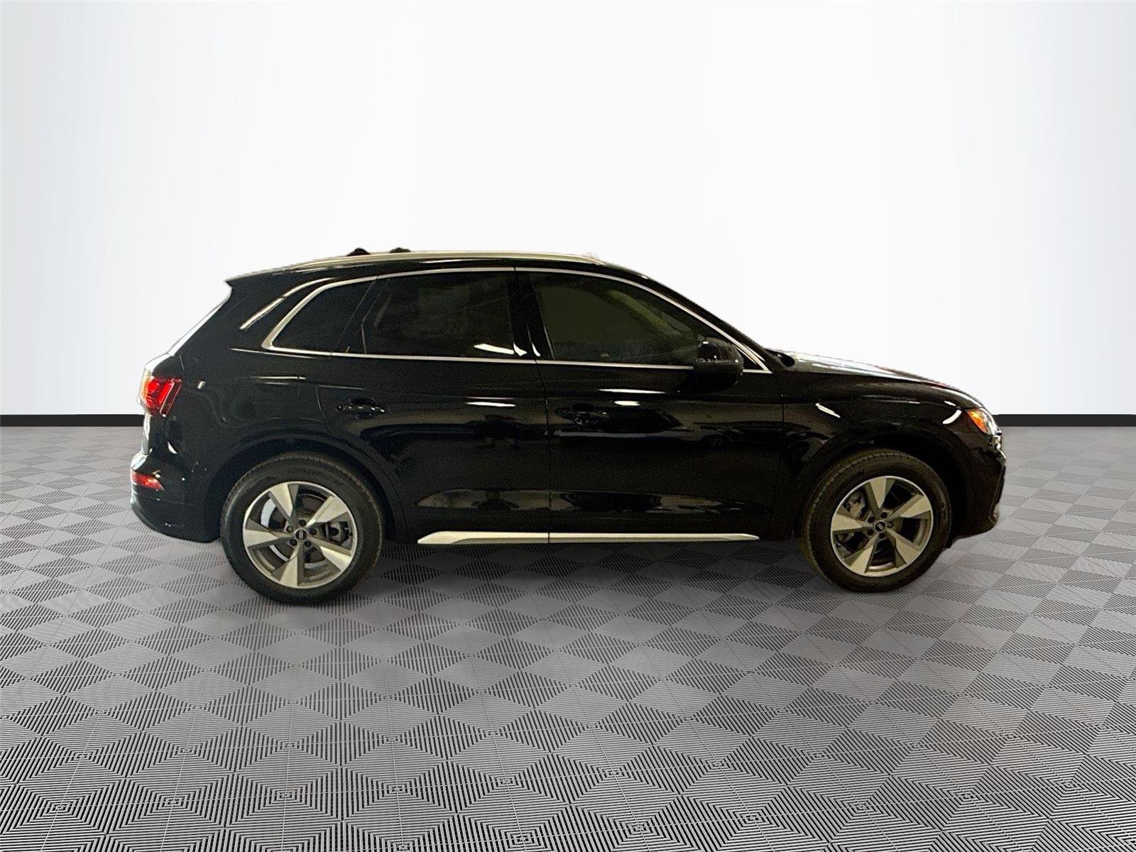 Certified 2022 Audi Q5 2.0T Premium Plus AWD/4WD image 8