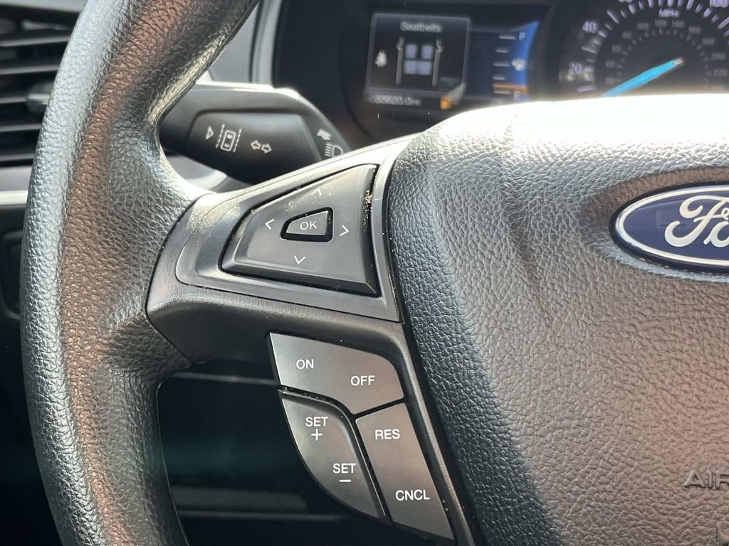 Used 2022 Ford Edge SE w/ Black Appearance Package image 17