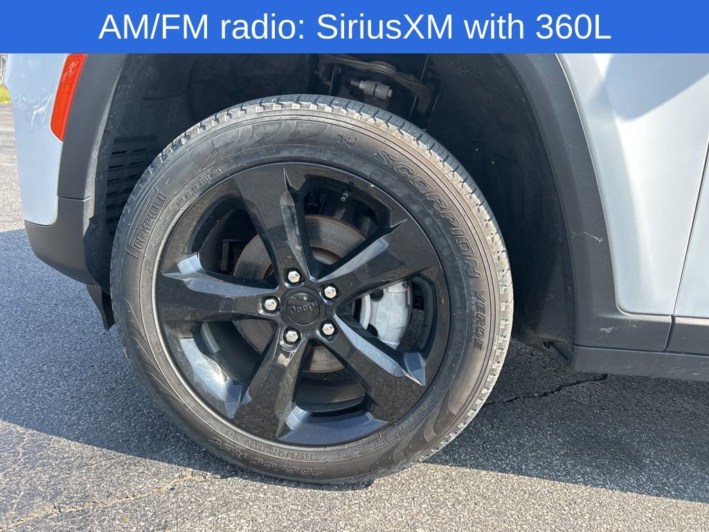 Used 2024 Jeep Grand Cherokee Limited w/ Black Appearance Package image 6