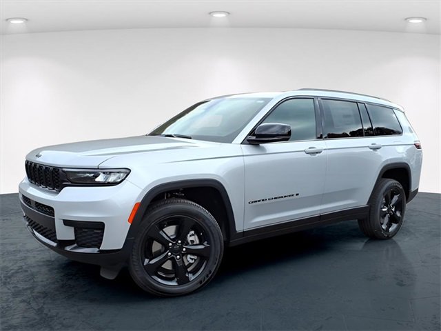 New 2025 Jeep Grand Cherokee L Altitude image 2