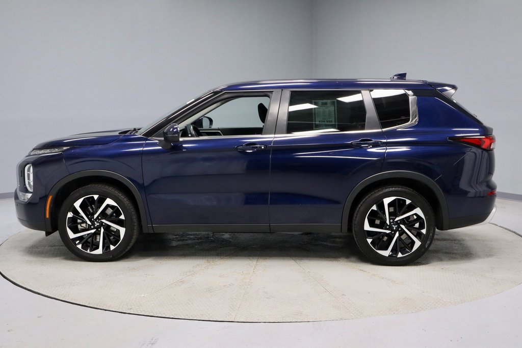 Used 2022 Mitsubishi Outlander SE image 10
