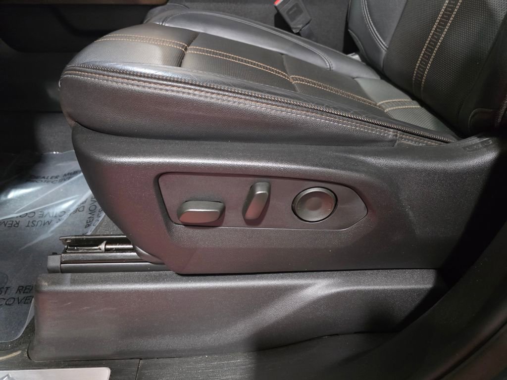 Certified 2024 Chevrolet Silverado 3500 High Country w/ High Country Premium Package AWD/4WD image 13
