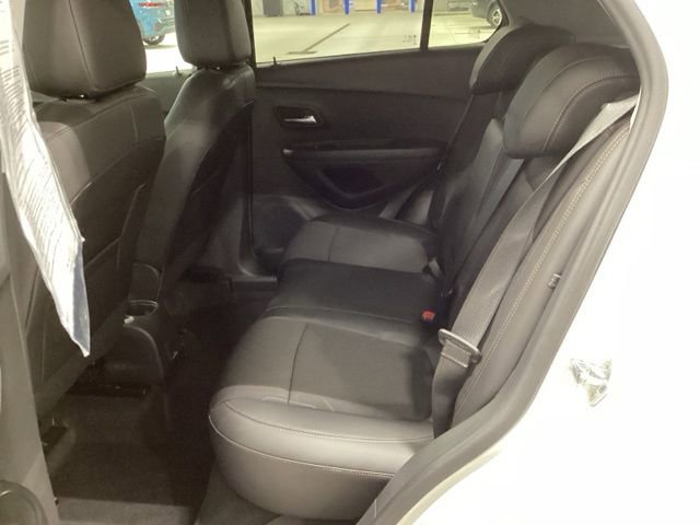 Used 2022 Chevrolet Trax LT w/ LT Convenience Package image 15
