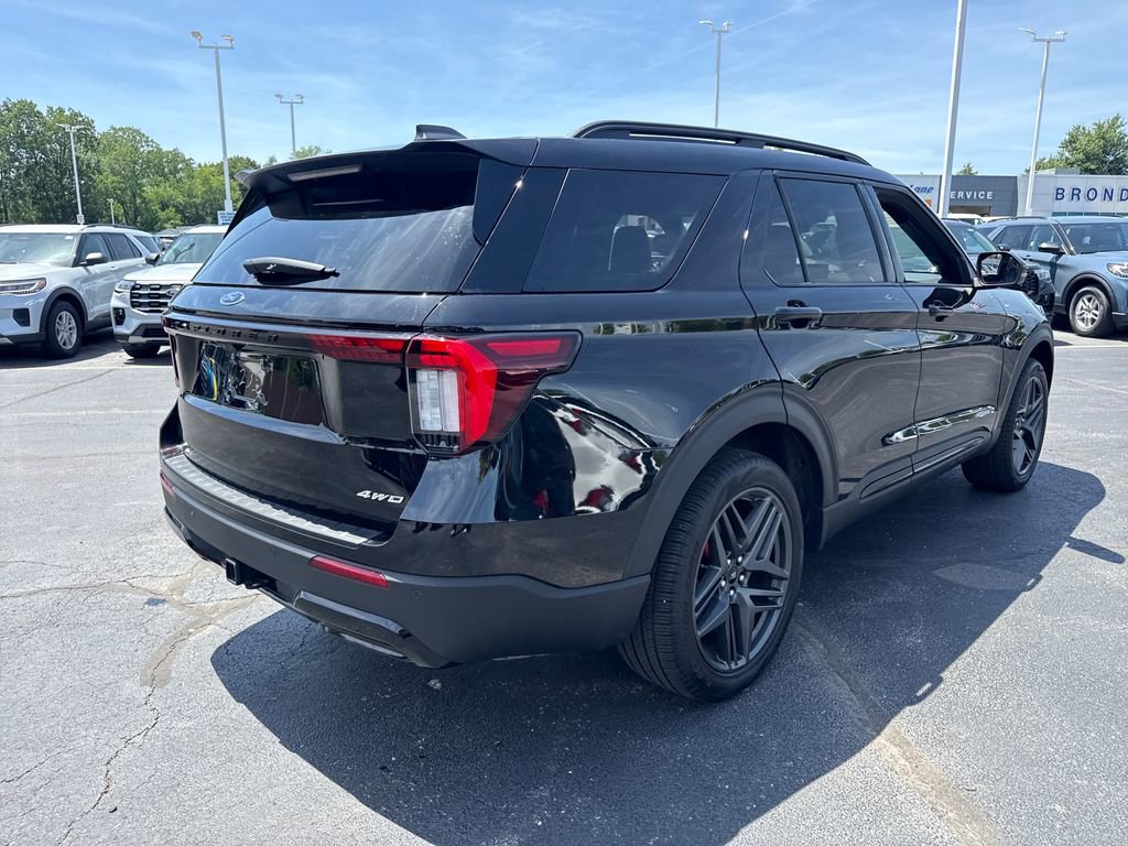 Used 2025 Ford Explorer ST-Line w/ Premium Package AWD/4WD image 7