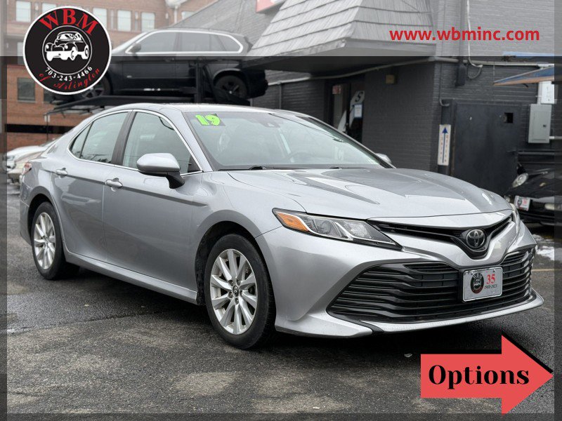 Used 2019 Toyota Camry LE image 1