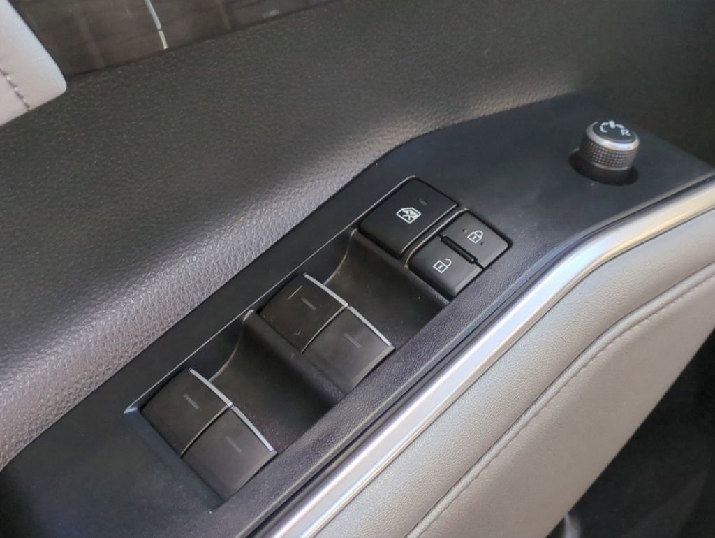 Used 2022 Toyota Highlander Platinum image 28