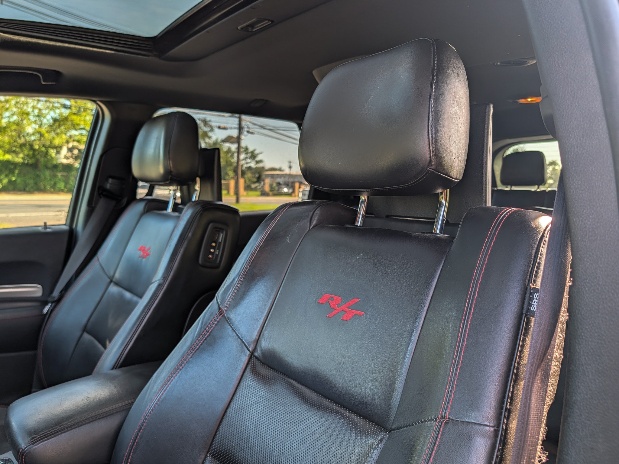 Used 2017 Dodge Durango R/T w/ Technology Group AWD/4WD image 15