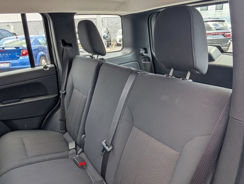 Used 2011 Jeep Liberty Sport AWD/4WD image 11