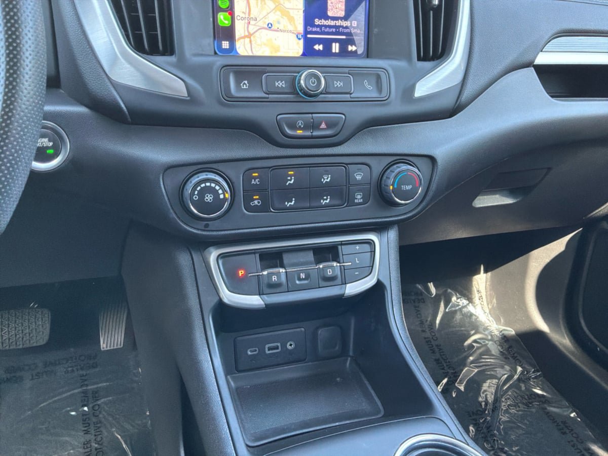Used 2023 GMC Terrain SLE FWD image 16