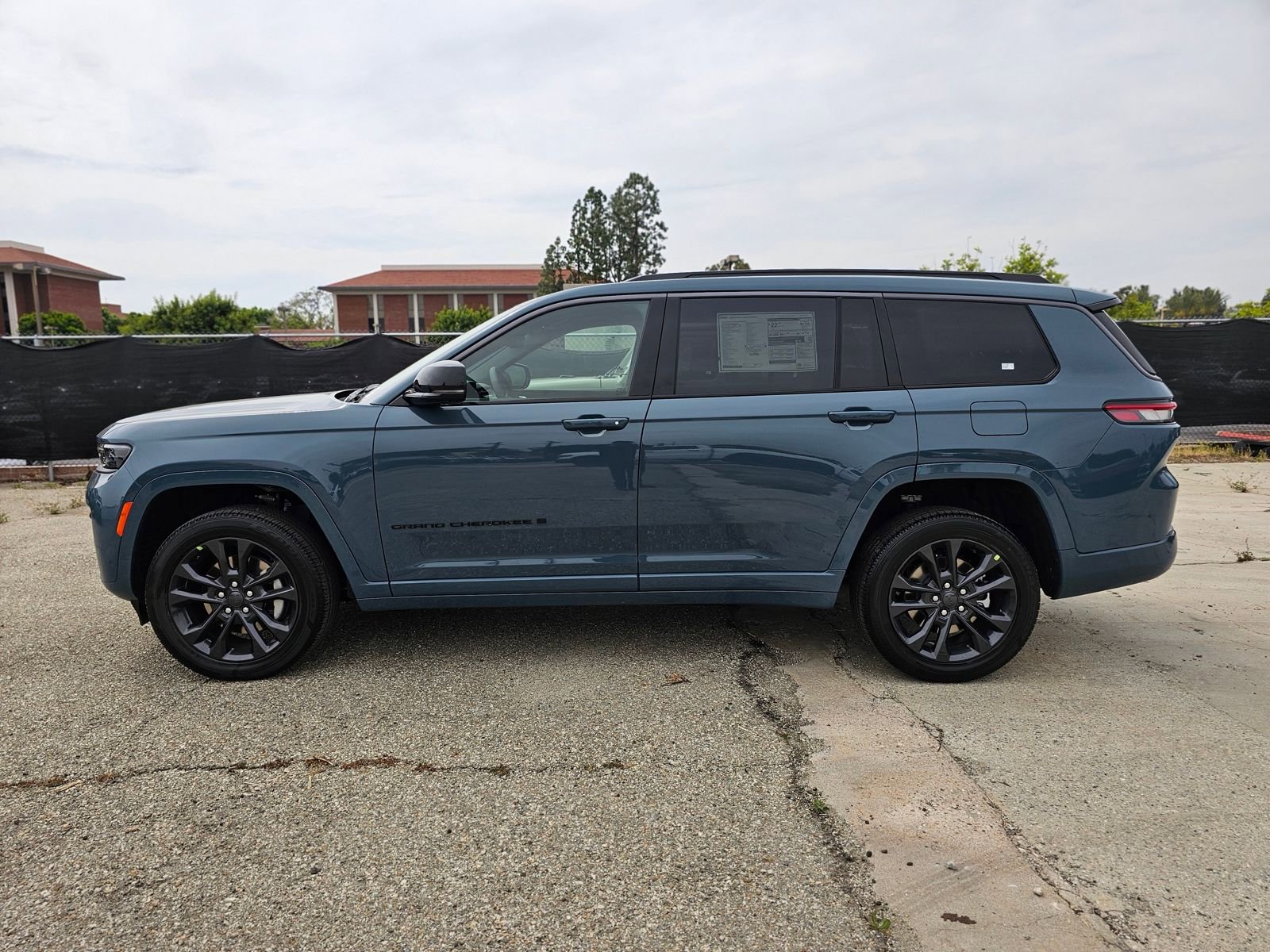 New 2026 Jeep Grand Cherokee L Limited Reserve AWD/4WD image 4