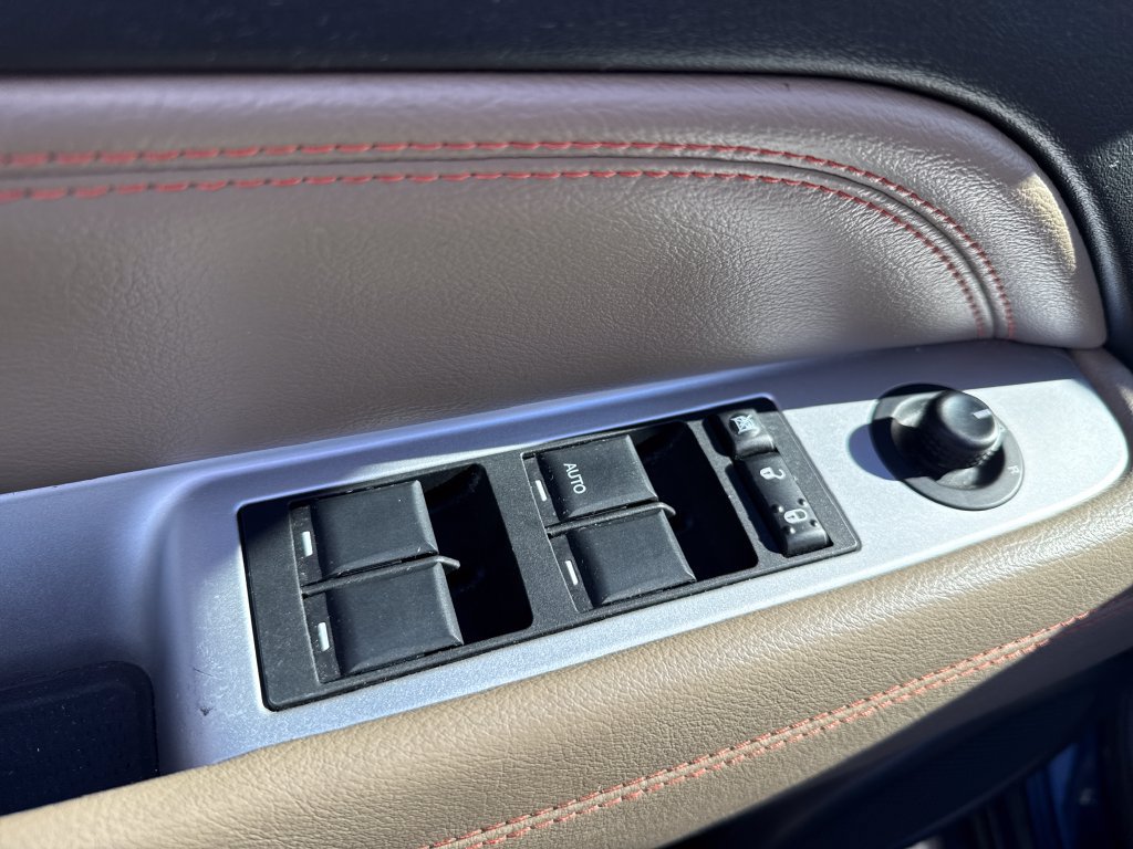 Used 2017 Jeep Compass Latitude FWD image 41