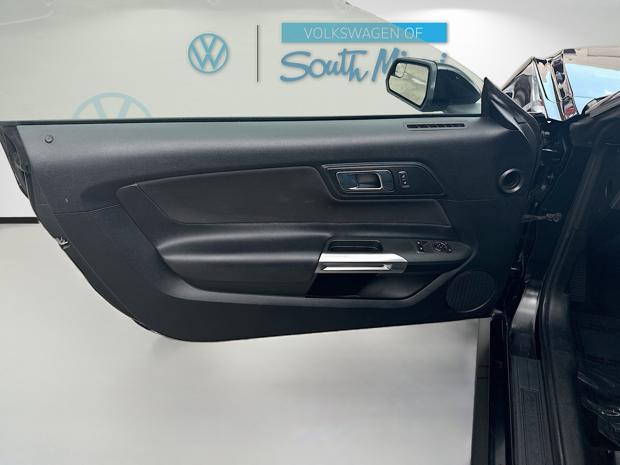 Used 2017 Ford Mustang EcoBoost image 19