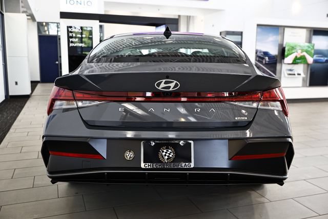 New 2026 Hyundai Elantra Limited FWD image 5