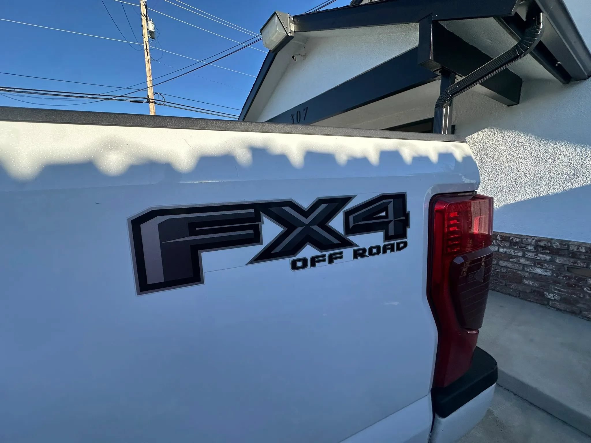 Used 2022 Ford F250 Lariat w/ Black Appearance Package AWD/4WD image 16