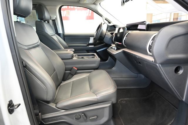 Used 2025 Ford Expedition Max Active AWD/4WD image 15