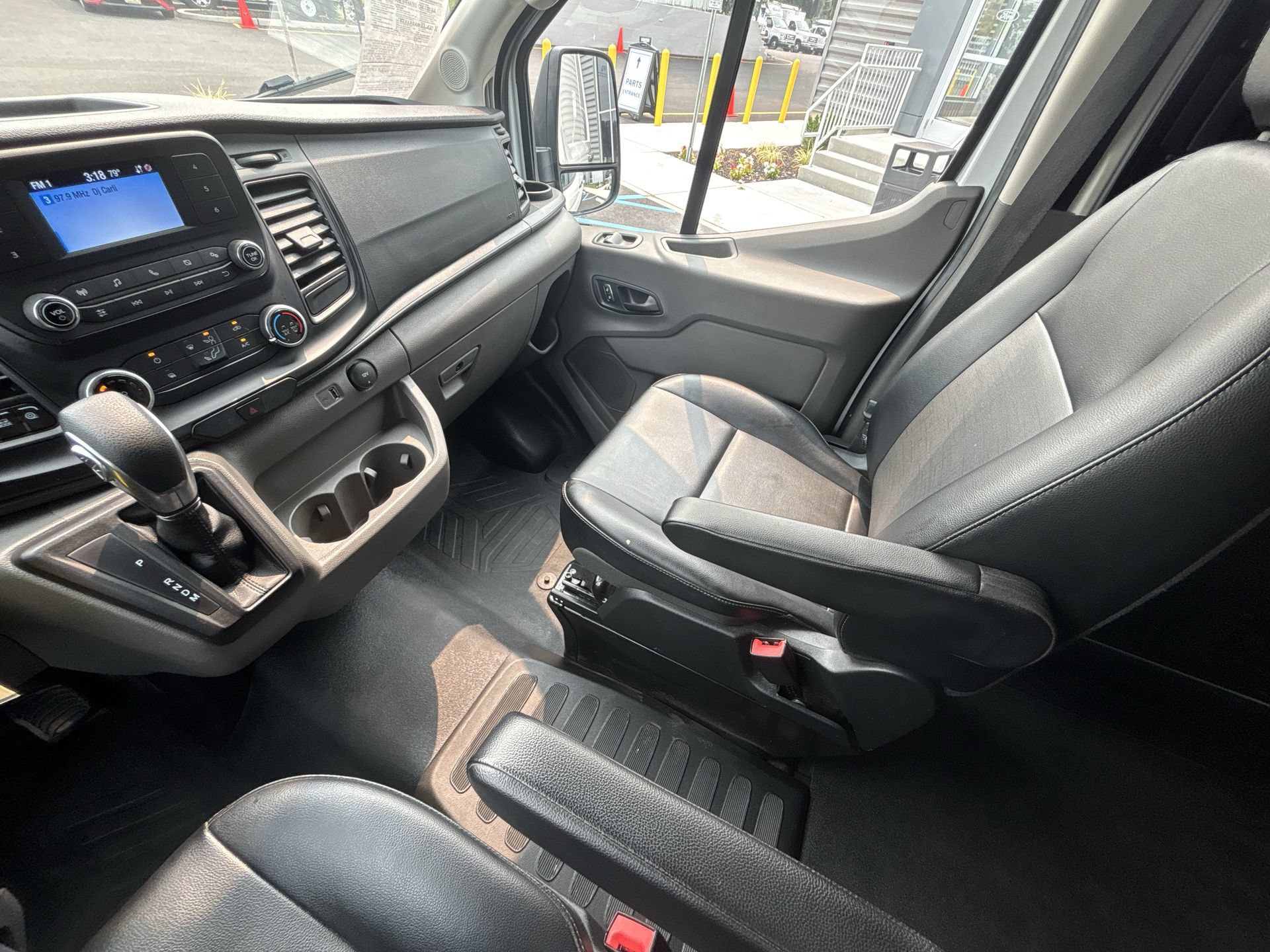 Used 2024 Ford Transit 250 148 Medium Roof w/ Exterior Upgrade Package RWD image 20