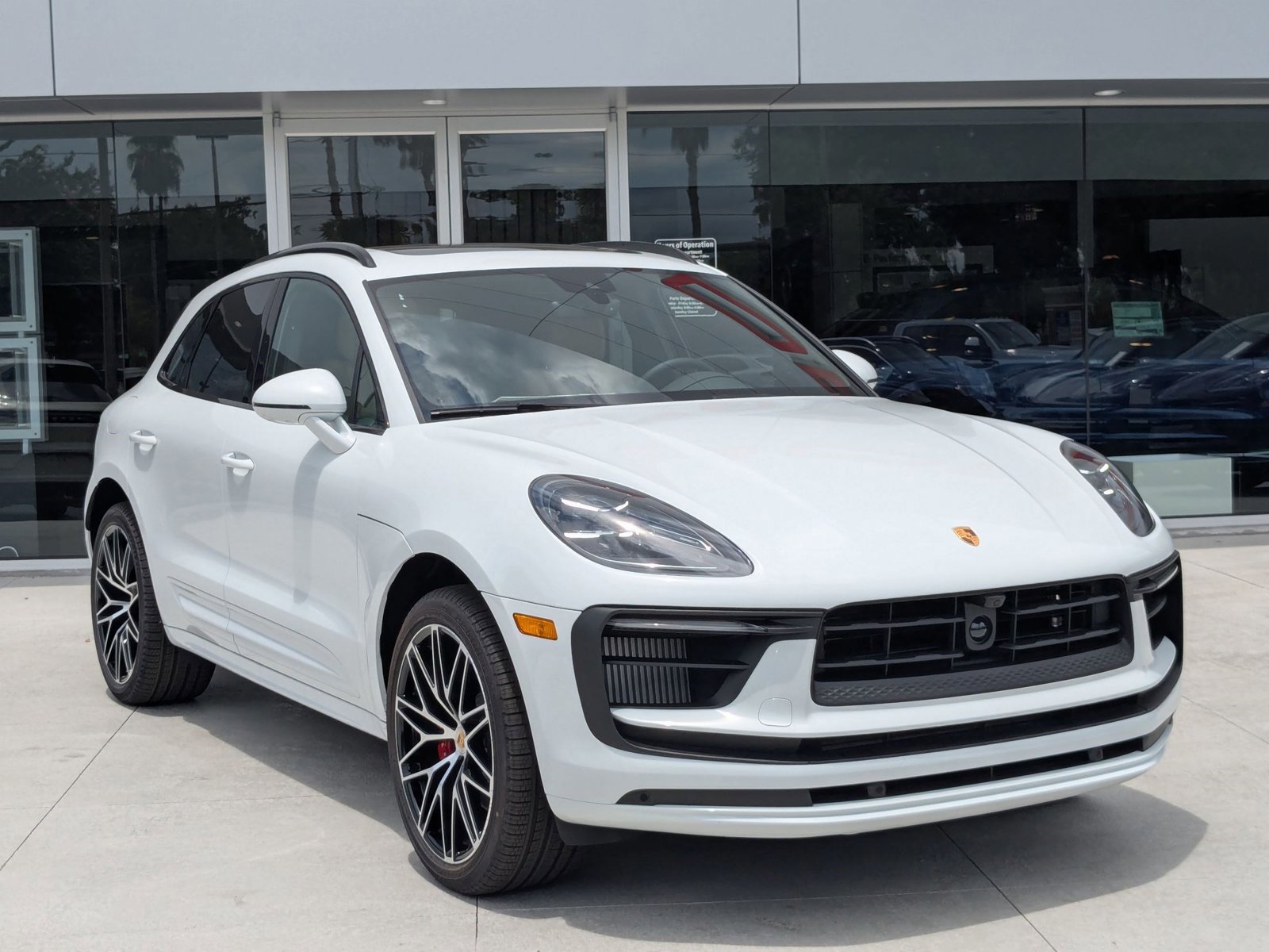 New 2025 Porsche Macan S image 7
