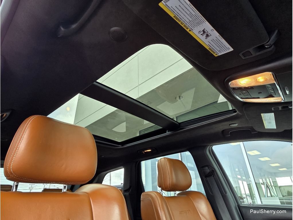 Used 2015 Jeep Grand Cherokee SRT AWD/4WD image 4