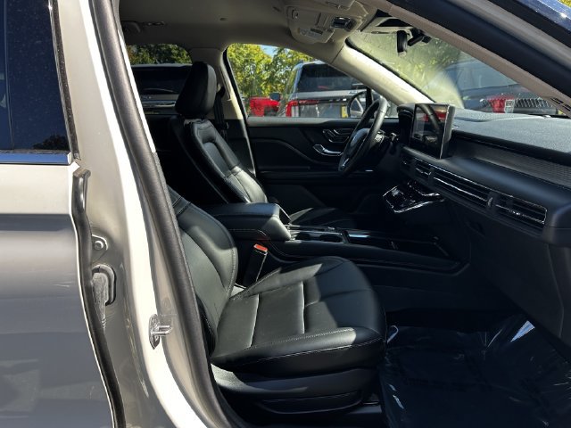 Certified 2023 Lincoln Corsair AWD image 34